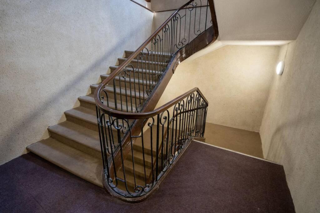 La Veilleuse - Appartement Au Coeur Du Centre Ville リモージュ エクステリア 写真