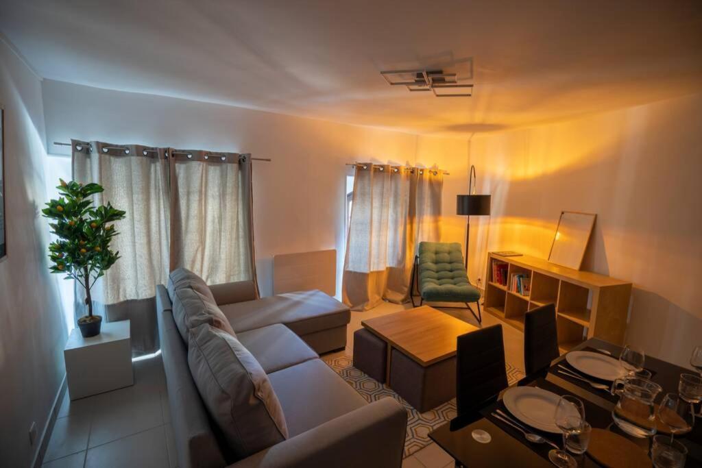 La Veilleuse - Appartement Au Coeur Du Centre Ville リモージュ エクステリア 写真