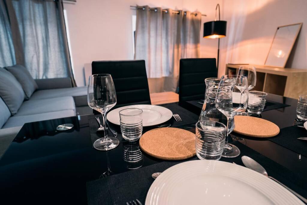 La Veilleuse - Appartement Au Coeur Du Centre Ville リモージュ エクステリア 写真