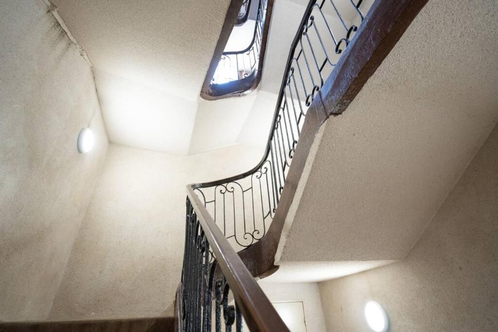 La Veilleuse - Appartement Au Coeur Du Centre Ville リモージュ エクステリア 写真